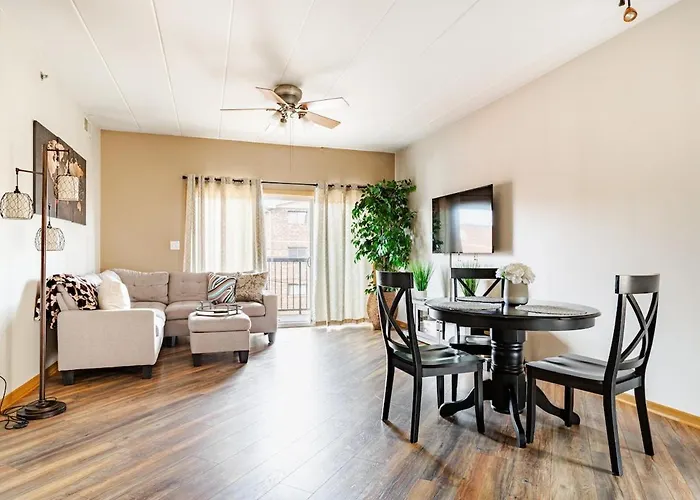 Spacious Апартаменты Chicago Ridge
